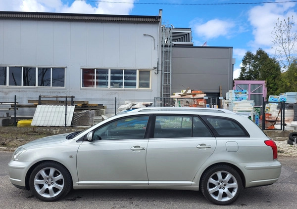 Toyota Avensis cena 9900 przebieg: 267000, rok produkcji 2004 z Łódź małe 106